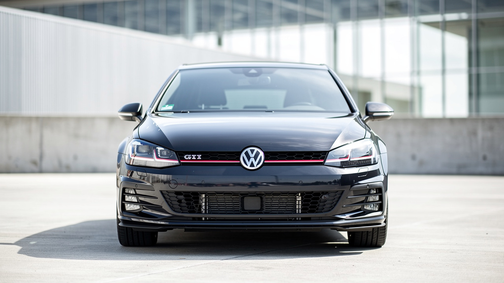 Volkswagen випустив найпотужніший Golf GTI в історії: ексклюзивне відео з Німеччини